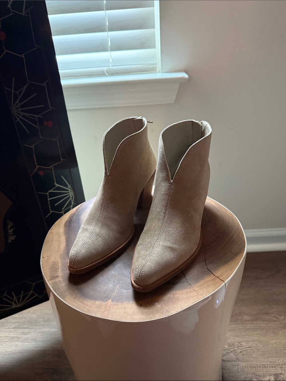 Vince Havana Notched Bootie